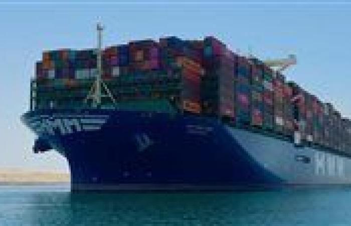 «البترول» تعلن السيطرة على حريق سفينة حاويات بمنطقة رأس غارب