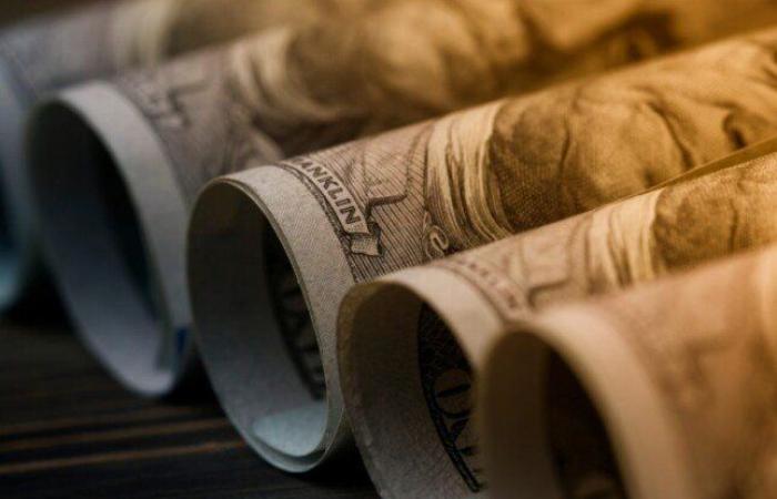 سعر الدولار مقابل الجنيه المصري في منتصف تعاملات اليوم الخميس 31 يوليو