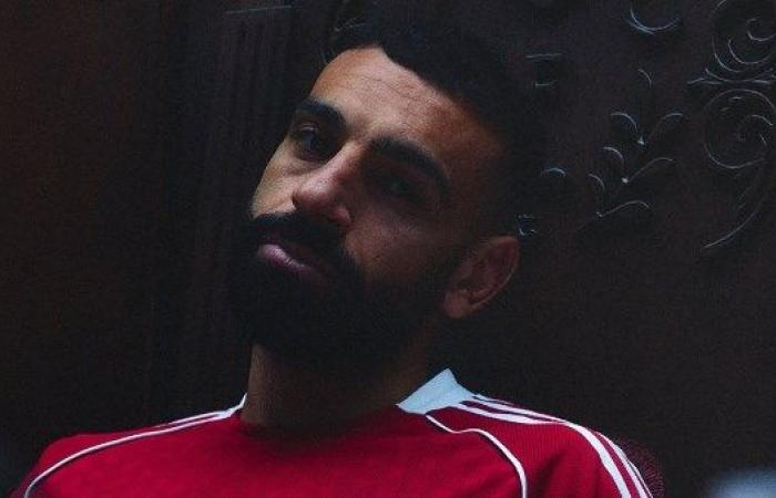 بمشاركة محمد صلاح.. ليفربول يكشف عن قميصه الجديد لموسم 2025-2026