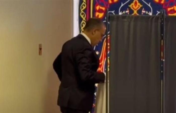 وزير الخارجية يدلي بصوته بانتخابات مجلس الشيوخ من أمريكا