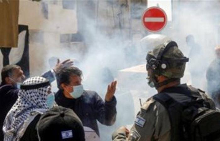 استشهاد فلسطيني وإصابة 8 آخرين بالرصاص في هجوم للمستوطنين جنوب نابلس