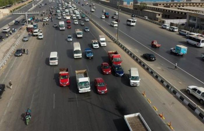 النقل تناشد قائدي المركبات عدم استخدام الحارة المخصصة لمسار الاتوبيس الترددي