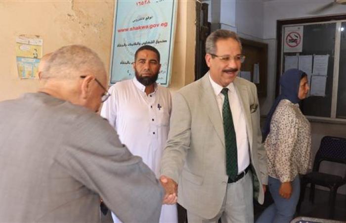 أمين  حزب الجبهة الوطنية بالبحيرة يدلي بصوته في إنتخابات الشيوخ.. ويؤكد: صوتك واجب وطنى