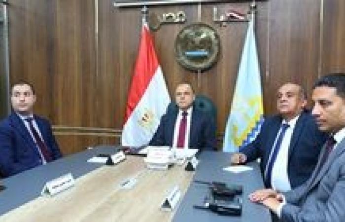 محافظ كفر الشيخ يترأس غرفة العمليات الرئيسية ويتابع انتظام سير لجان انتخابات مجلس الشيوخ