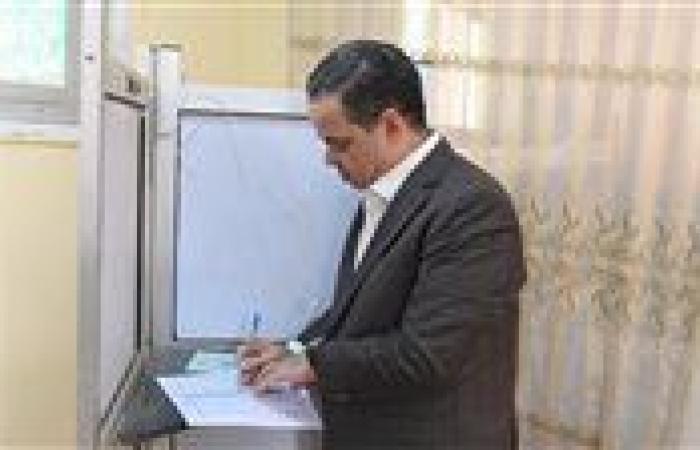 مع اللحظات الأولى لفتح باب التصويت.. النائب عصام هلال الأمين العام لمساعد مستقبل وطن يدلى بصوته