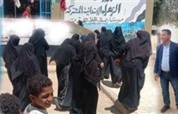 توافد السيدات على اللجان الانتخابية بمدرسة الزهراء الابتدائية بالبدارى