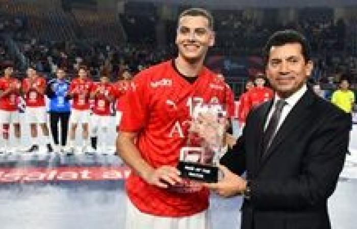 عمر بركة أفضل لاعب في مباراة مصر و كوريا الجنوبية في افتتاح بطولة العالم لكرة اليد