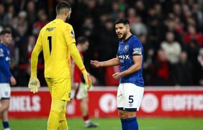 الدوري الإنجليزي ينهي الجدل بشأن حملة "قوس قزح"