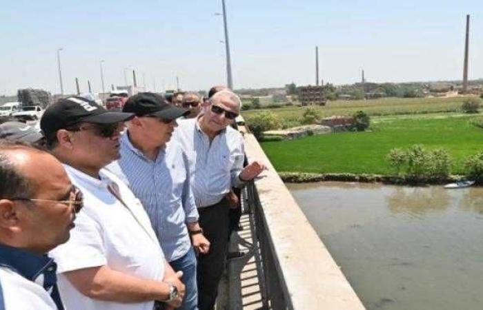 وزير الري يتابع على الطبيعة حالة نهر النيل فرع رشيد وجسوره بنطاق (٦) محافظات وأعمال إزالة الحشائش وورد النيل