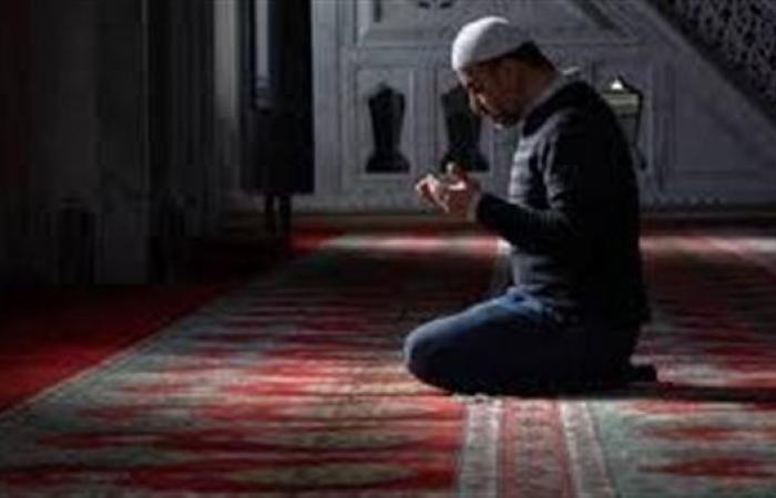 موعد اذان العشاء اليوم الثلاثاء 12 أغسطس 2025 في جميع محافظات مصر