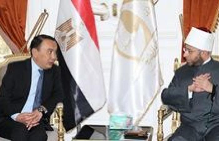 وزير الأوقاف يبحث مع سفير كازاخستان بالقاهرة تعزيز التعاون الديني والثقافي