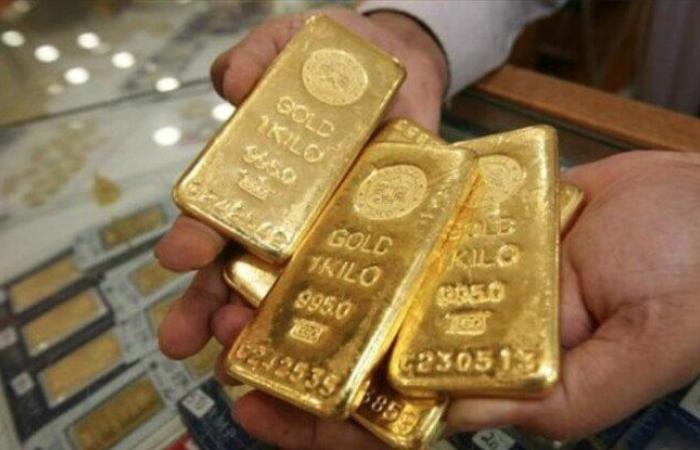 الذهب يسترد خسائره بعد إعلان ترامب استثناء السبائك من الرسوم الجمركية