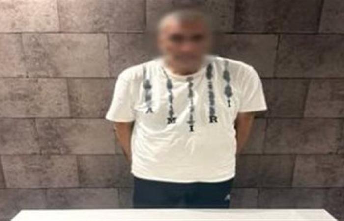 القبض على عاطل بالقاهرة لاستيلائه على مشغولات ذهبية من سيدات كبار السن