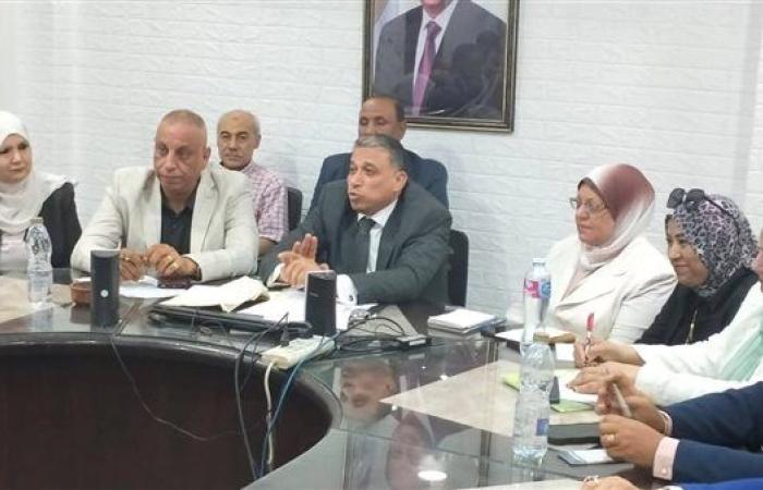 بالصور .. عطية يتابع غرفة عمليات الثانوية العامة الدور الثاني 