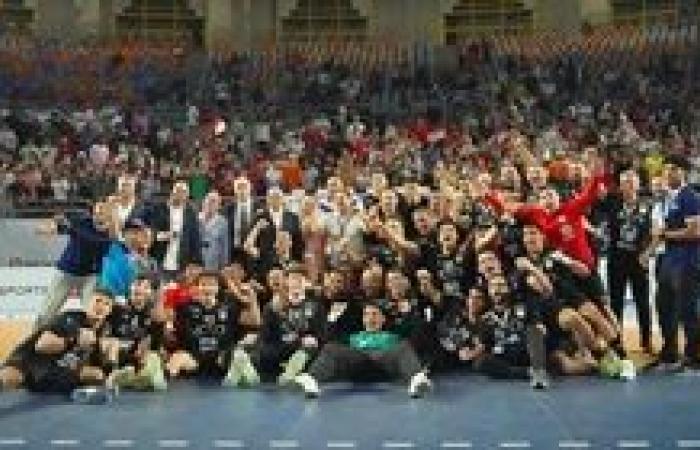 عمر بركة أفضل لاعب في مباراة مصر وآيسلندا بمونديال ناشئي اليد