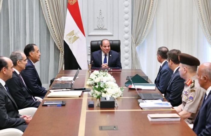 الرئيس السيسي يوجه بمواصلة دعم قدرات شبكات الاتصالات وتوسيع مناطق التغطية