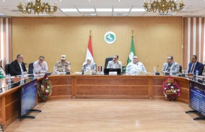 محافظ الشرقية في لقاء المواطنين حل مشاكلكم على رأس أولوياتنا"