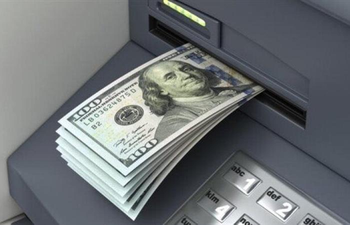 سعر الدولار اليوم مقابل الجنيه المصري يسجل 48.23 جنيه للشراء و48.39 جنيه للبيع