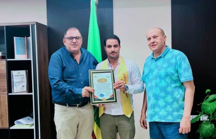 جهاز مدينة الشروق يكرم المهندس على سعد الشواف لجهوده المتميزة
