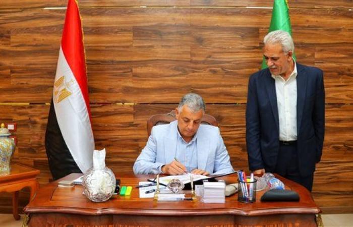 محافظ الإسماعيلية يعتمد نتيجة الدور الثاني للشهادة الإعدادية العامة والمهنية وضعاف السمع