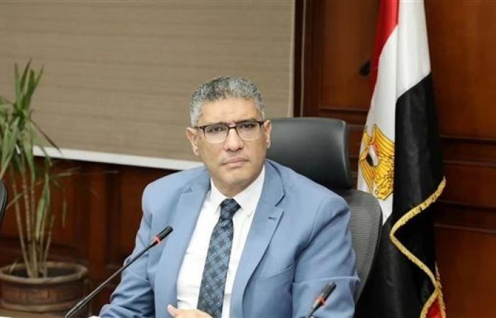 محافظ الجيزة يجازي مسؤولين بإدارات التنظيم والمرافق والمتابعة والإشغالات بحي الهرم