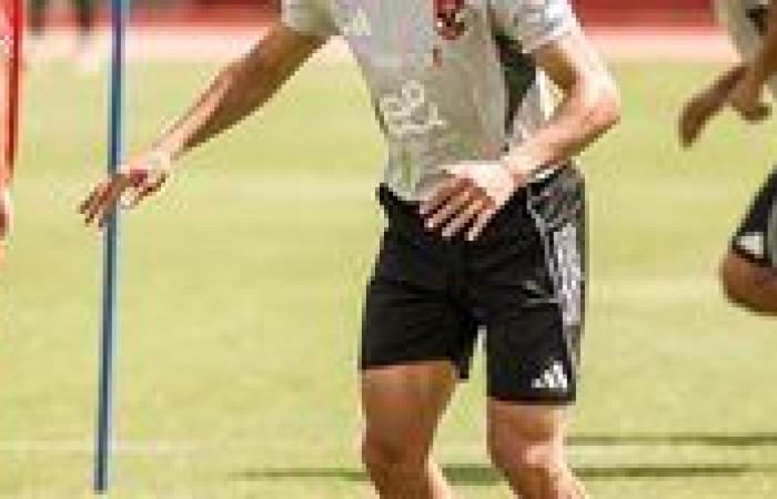 إمام عاشور ينتظم فى تدريبات الأهلي الجماعية استعداداً لمباراة غزل المحلة بالدوري