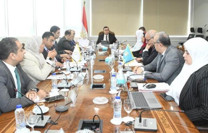 وزير الإسكان يتابع مستجدات تفعيل أحكام قانون إيجار الأماكن وتنظيم العلاقة بين المالك والمستأجر
