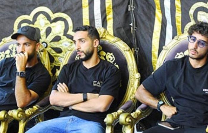 لاعبى الأهلى يقدمون العزاء فى والد محمد الشناوى