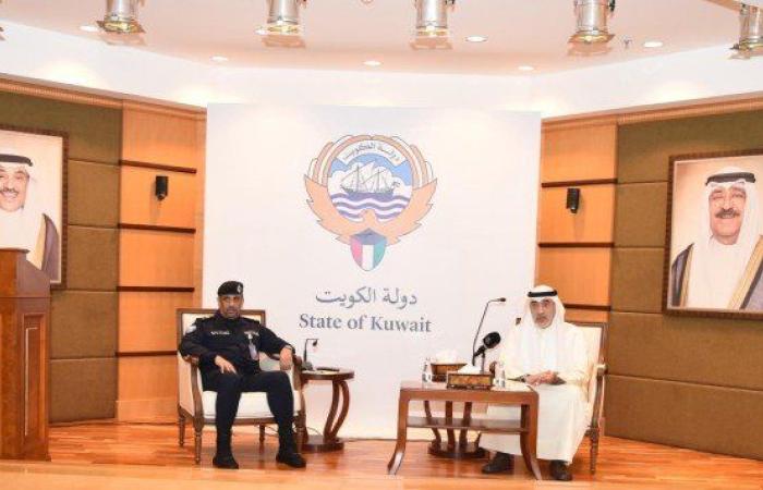 الكويت.. النائب الأول لرئيس مجلس الوزراء ووزير الداخلية يترأس اجتماعا مع قيادات (الداخلية) لمتابعة سير العمل