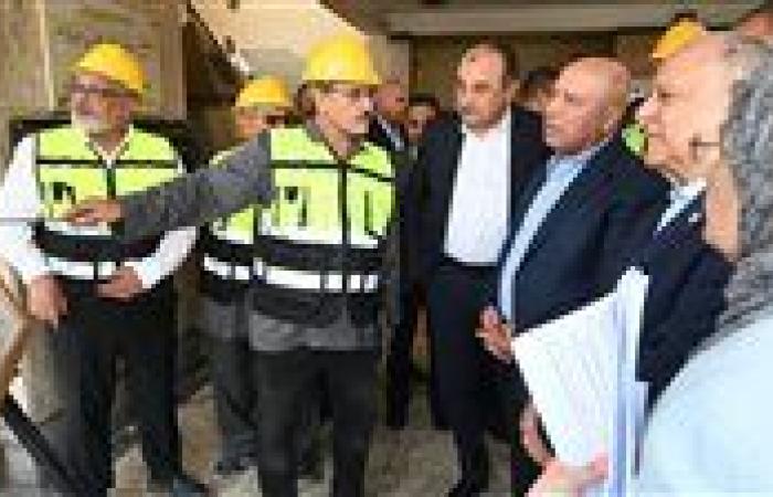 وزير الصناعة: توجيهات فخامة الرئيس السيسي تؤكد دائمًا على مراعاة البعد الاجتماعي للعمال والمهندسين والحفاظ عليهم وعلى أسرهم وعلى ثروة مصر العقارية والصناعية