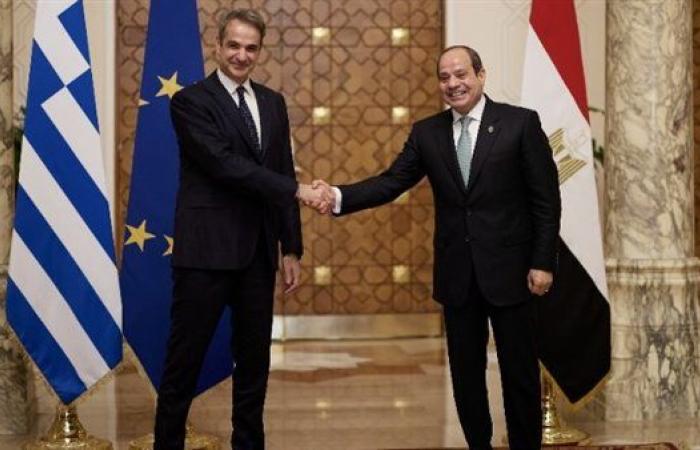 مصر واليونان ترفضان تهجير الشعب الفلسطيني خارج أرضه
