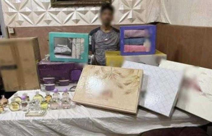 كشف ملابسات قيام أحد الأشخاص بسرقة منقولات من داخل إحدى الشقق
