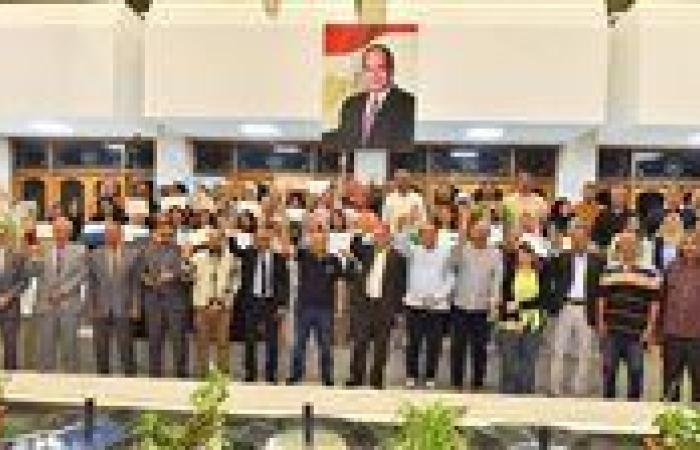 محافظ أسيوط يدعم أول تجربة لتدريب الفتيات على السباكة