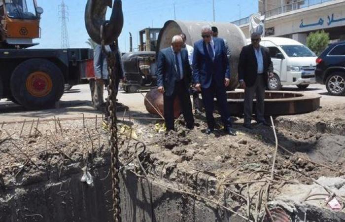 محافظ الغربية يتابع أعمال مشروع الصرف الصحي بمنشية التحرير بسمنود