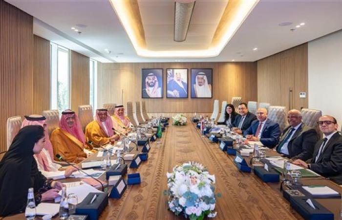 كامل الوزير يجتمع مع أمين عام مجلس التنسيق الأعلى السعودي لتعزيز التعاون المشترك