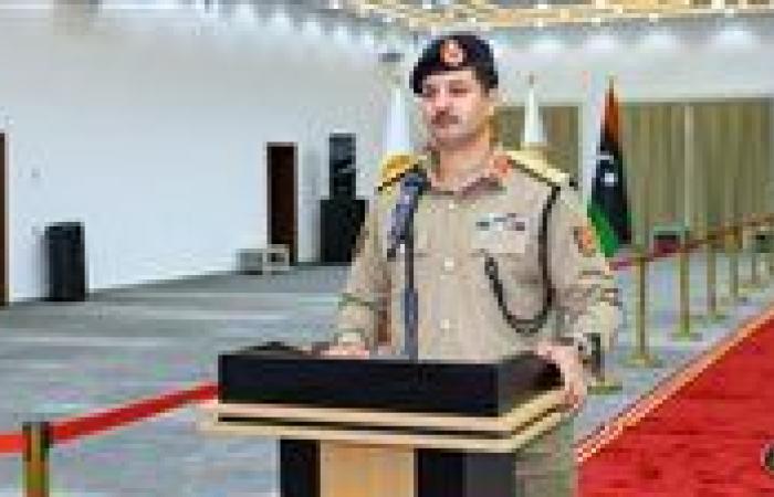 الفريق أول خالد حفتر يؤدي اليمين الدستورية رئيسًا للأركان العامة للقوات المسلحة الليبية