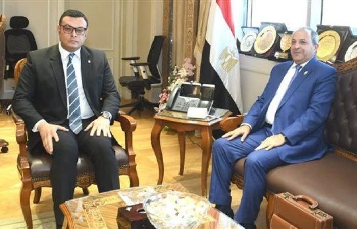 وزير الإسكان يستقبل محافظ بورسعيد لبحث ملفات المياه والصرف الصحي والخدمات