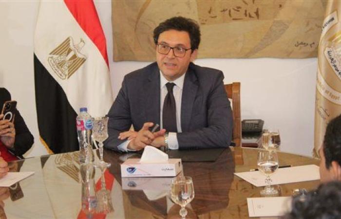 وزير الثقافة يستقبل وفدًا من الموهوبين ببرنامج "اكتشاف الأبطال" بقرى "حياة كريمة"