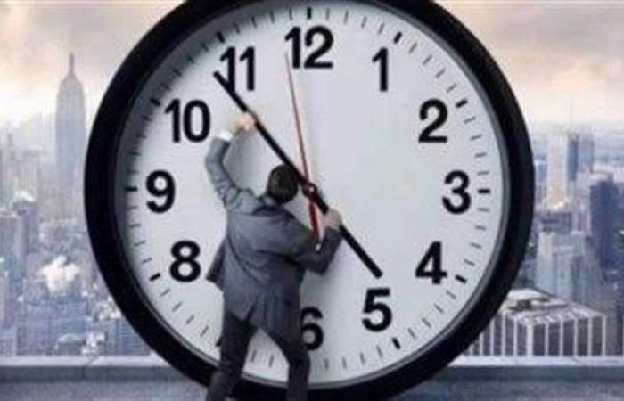 هتأخر ساعتك 60 دقيقة.. موعد تطبيق التوقيت الشتوي فى مصر 2025