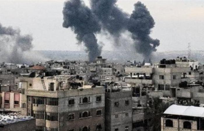 استشهاد 12 فلسطينيًا جراء قصف للاحتلال استهدف خيام نازحين شمال غرب خان يونس