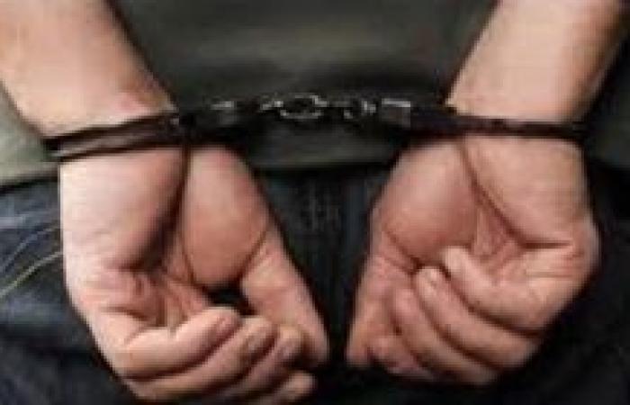 عقب تداول الفيديو...ضبط جزار تعدى على بائع بمحل مستخدماً سلاح أبيض  في الجيزه