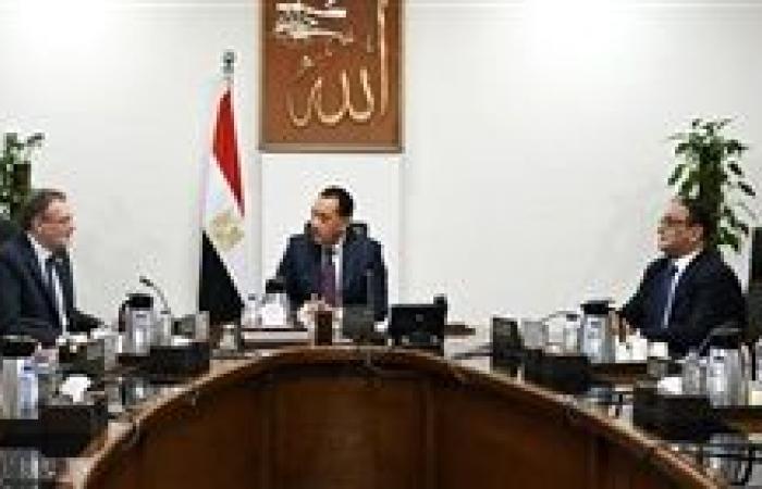 رئيس الوزراء يبحث مع رئيس "المركزي للتنظيم والإدارة" جهود الجهاز في تطوير العمل الإداري وتنفيذ خطط الإصلاح المؤسسي