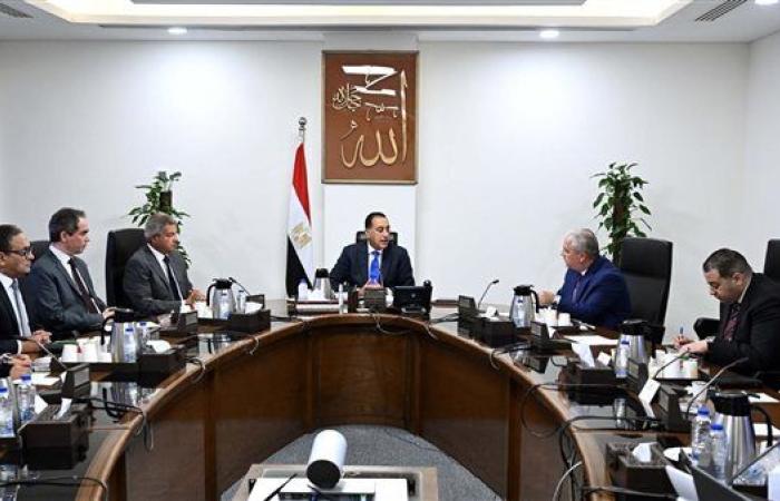 رئيس الوزراء يتابع تنفيذ توجيهات الرئيس بوضع خارطة طريق تطوير منظومة الإعلام