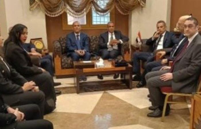 وزير الخارجية يتفقد مقر القنصلية العامة المصرية في جدة