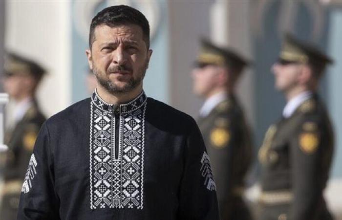 نائب أوكراني ينتقد زيلينسكي: يصلي للسلام ويدفع بالشباب إلى "مفرمة اللحم"