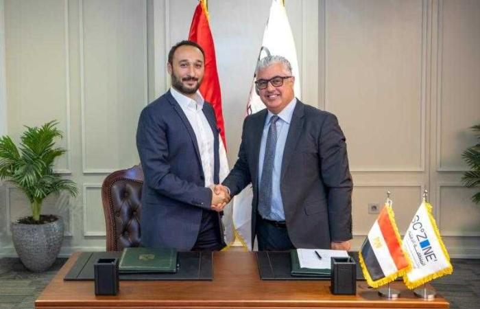 رئيس اقتصادية قناة السويس يوقع عقد إنشاء مصنع ”نيل أورميه-Nil Örme” التركية