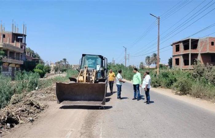 رئيس مركز ومدينة أشمون يتابع أعمال رفع التراكمات وتمهيد طريق (شنشور – الخضرة)