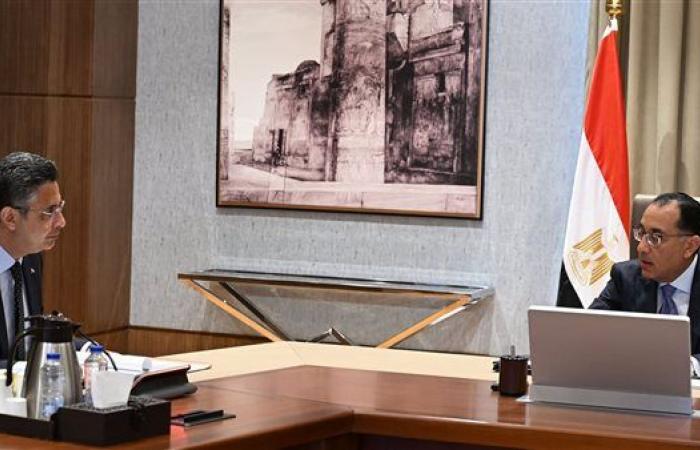 التموين: ضخ سلع يوميًا بالمجمعات الاستهلاكية لتحقيق التوازن واستقرار السوق (فيديو)