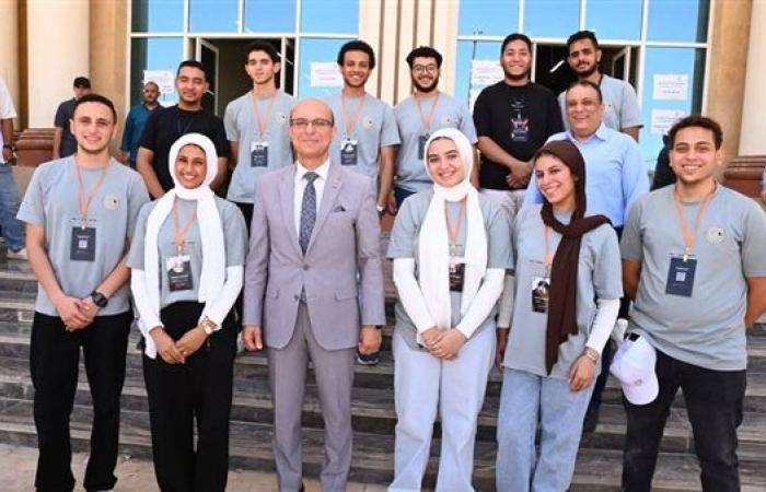 "المنشاوي" يتفقد مقر الجامعة الأهلية لمتابعة سير إجراءات القيد والتسجيل للطلاب الجدد