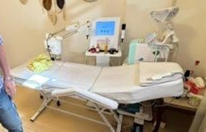 غلق وتشميع مركزين طبيين وهميين بدمنهور حفاظا على صحة المواطنين